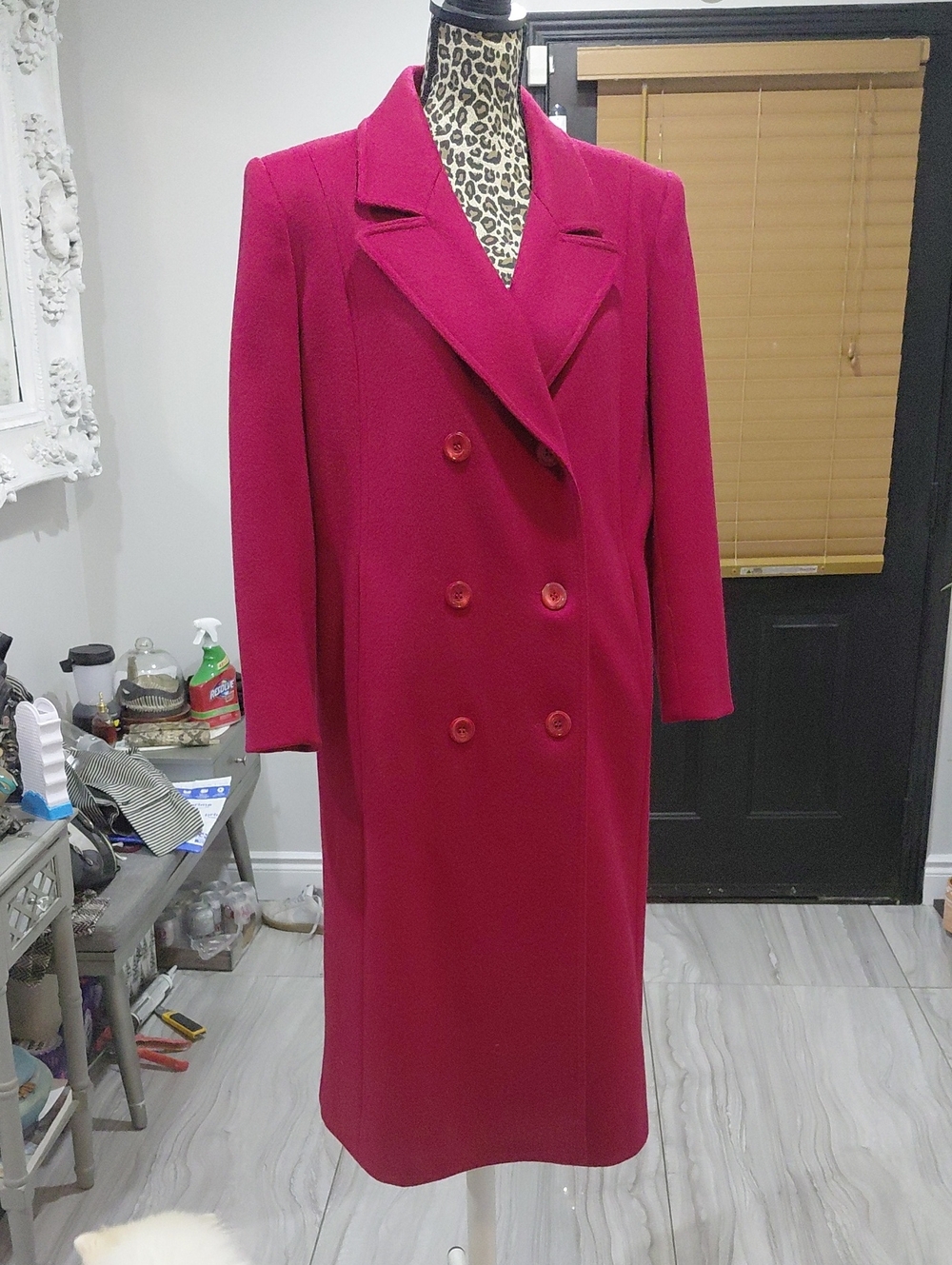 100% Wool Coat In Excellent Condetion - Picture 5 of 9